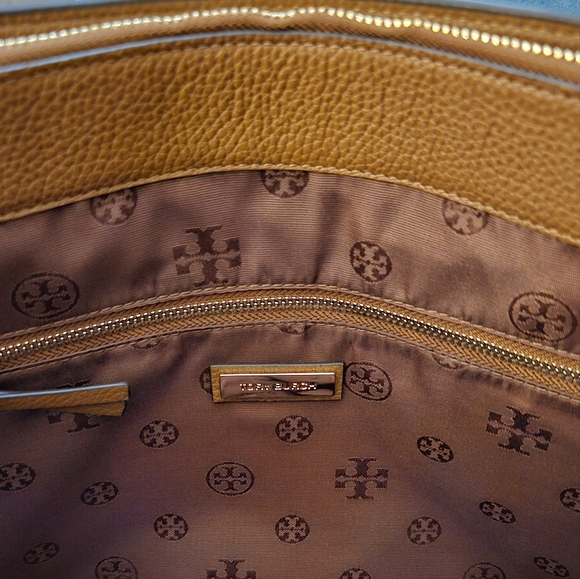 👍Tory Burch Thea shoulder tote in color moose, pebble leather and gold hardware - Picture 8 of 12